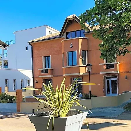 Hotel La Demeure Coloniale 2*
